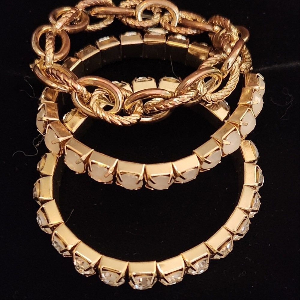 Elegant Gold and Cream Women's Bracelet - Picture 2 of 2